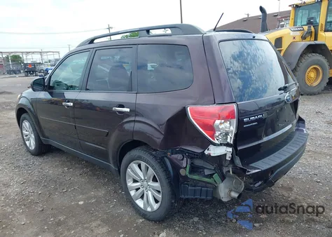 2013 Subaru Forester 2.5X Premium z USA, uszkodzony, nr VIN JF2SHADCXDH416450